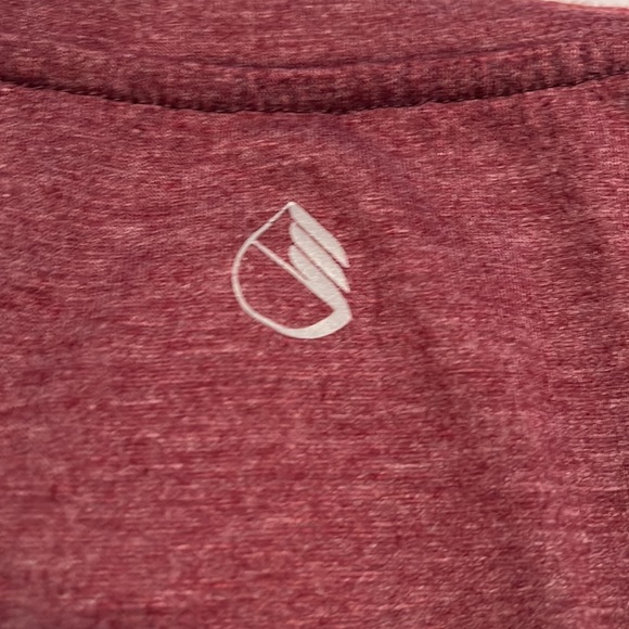 Maroon medium workout tank - Picture 3 of 3